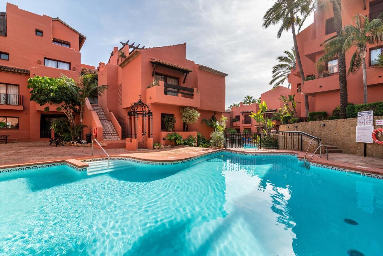 Luxury 2-Bed Apartment In Elviria W Pool Marbella Eksteriør billede