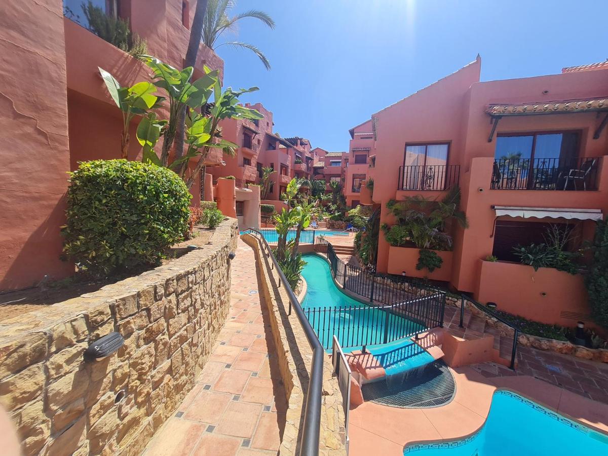 Luxury 2-Bed Apartment In Elviria W Pool Marbella Eksteriør billede